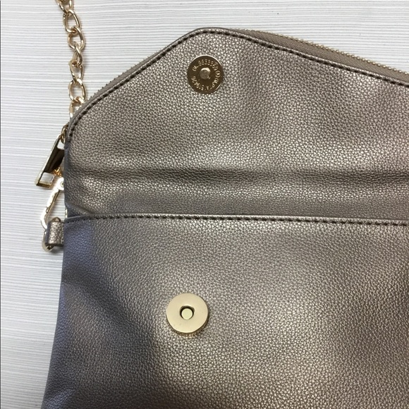 New Cross Body Bag or can be Wristlet - Picture 6 of 8